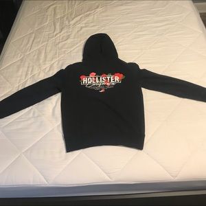 Black Hollister sweatshirt